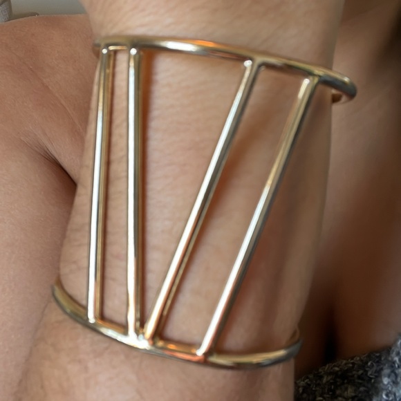 BR V design cuff - Picture 4 of 5